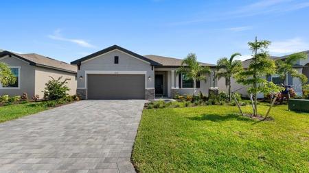 2009 GARDENIA AVENUE