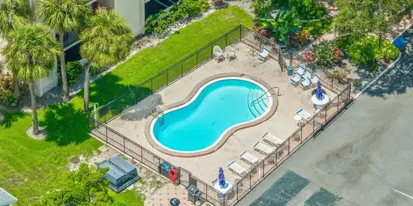 402 TARPON POINT