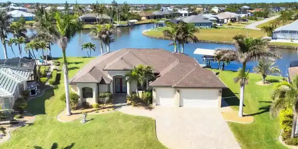 15690 VISCOUNT CIRCLE