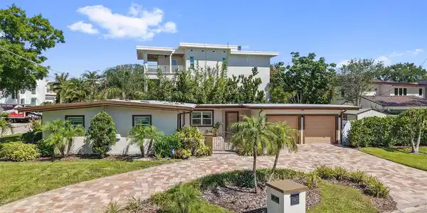 25 SANDPIPER ROAD