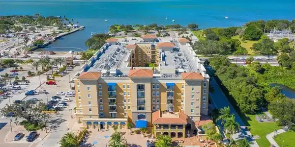 1064 N TAMIAMI TRAIL