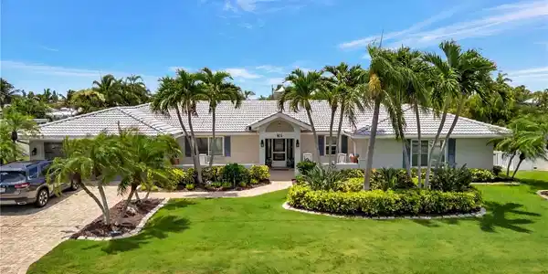 514 KEY ROYALE DRIVE