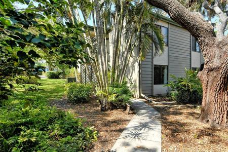 1532 PELICAN POINT DRIVE