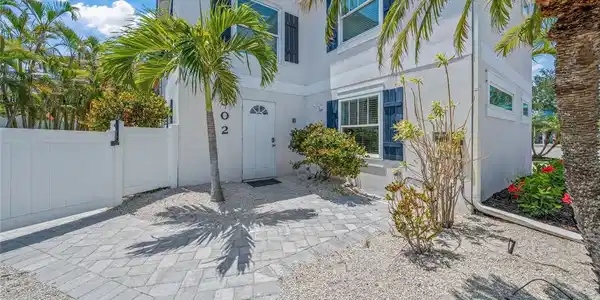 302 and 304 CANAL ROAD