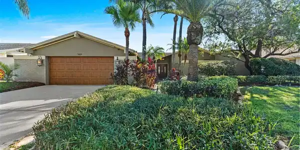 5819 DORY WAY