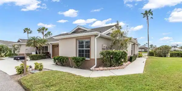 2904 CAPTAINS COURT