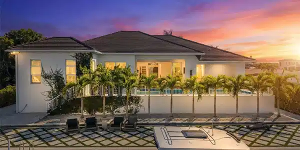 1643 STANFORD LANE