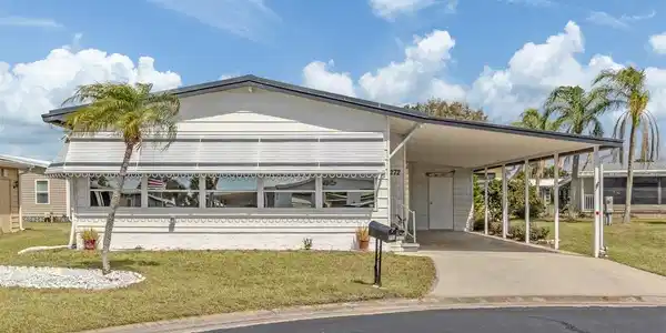 272 CAPTAINS COURT