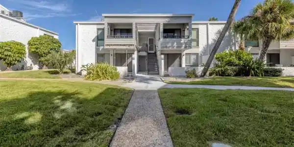 1555 TARPON CENTER DRIVE