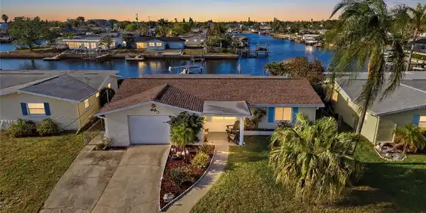 6521 LEESIDE ISLE
