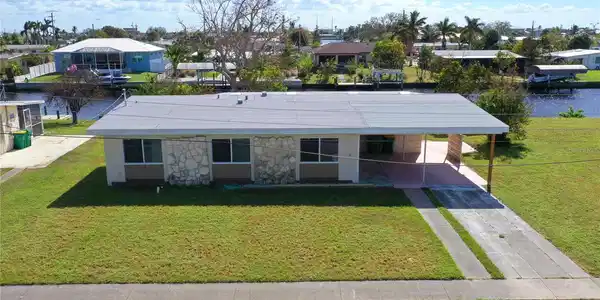 554 LINDLEY TERRACE