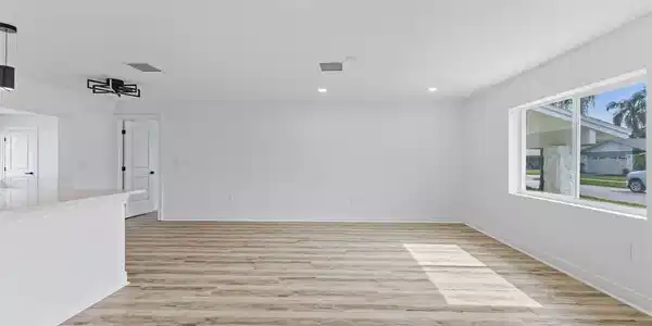 Image 4 Image 4