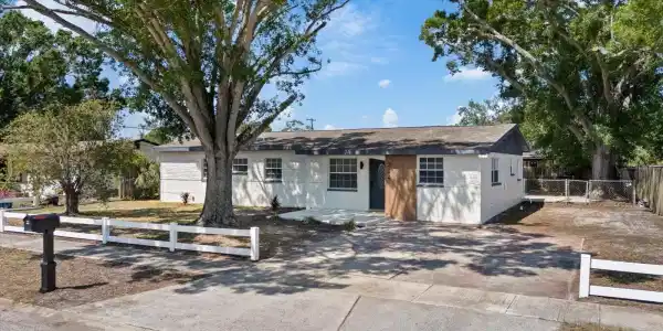 324 COUNTRY CLUB DRIVE