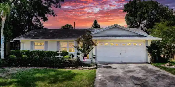 8640 HORIZON LANE