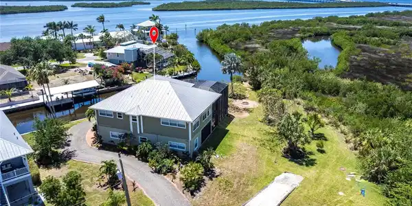 3712 BALBOA COURT