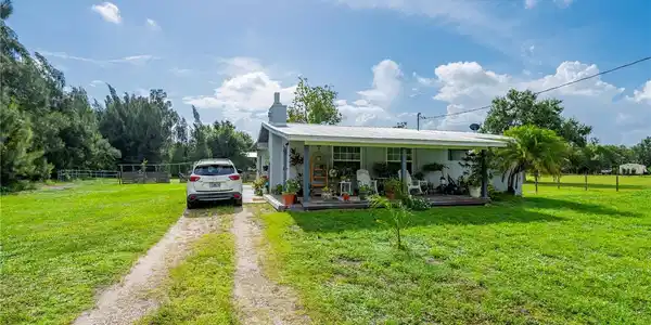 5380 SABAL PALM LANE