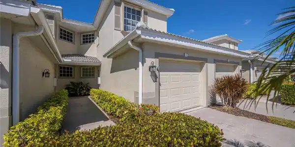 3433 GRAND VISTA COURT