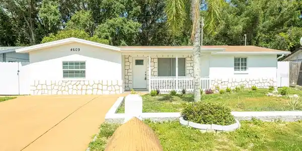 4609 IRENE LOOP