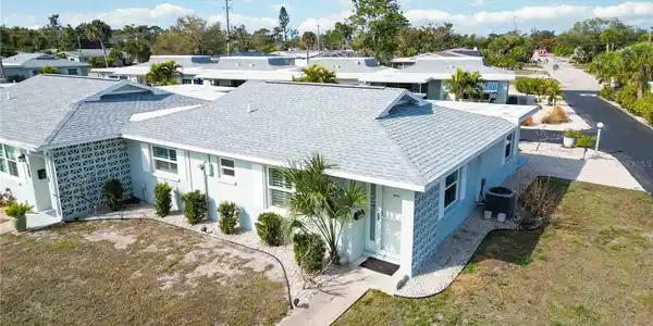 1015 BEACH MANOR CIRCLE