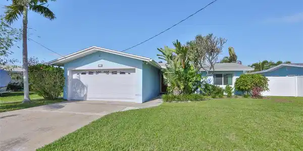 538 LILLIAN DRIVE