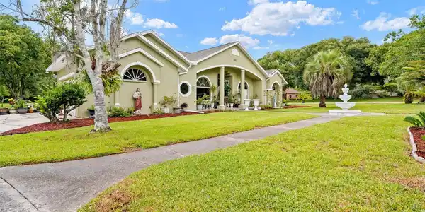 7393 ROYAL OAK DRIVE