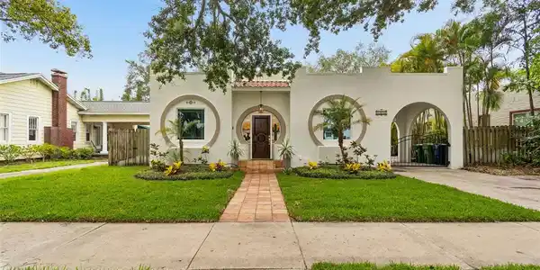 2434 W PROSPECT ROAD