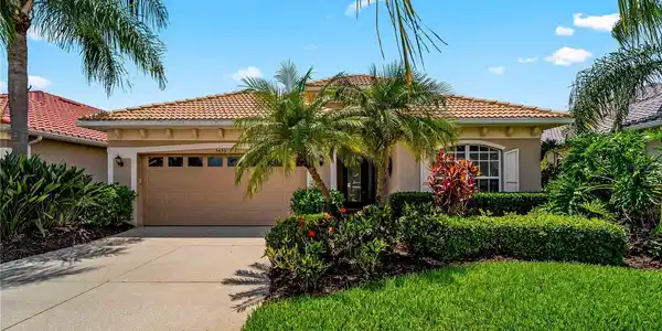5435 BLUE HERON CIRCLE