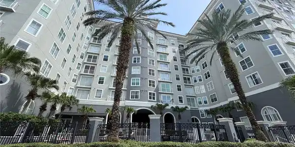 700 S HARBOUR ISLAND BOULEVARD