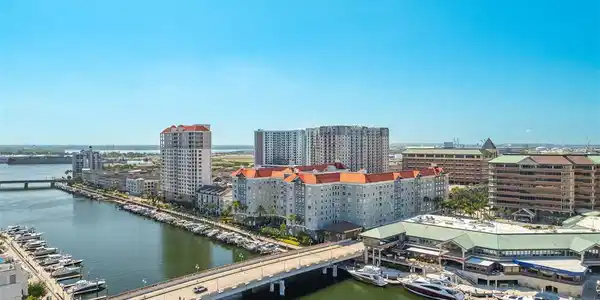 700 S HARBOUR ISLAND BOULEVARD