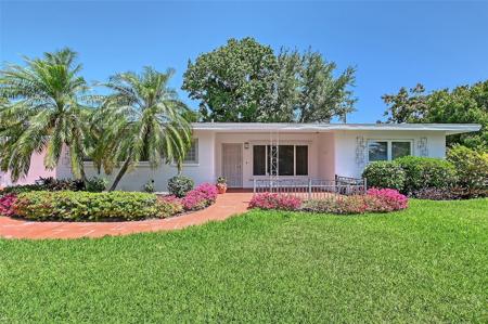 2425 CALAMONGA LANE