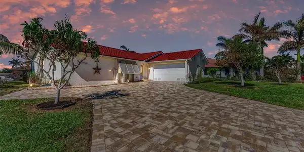1111 LA SALINA COURT
