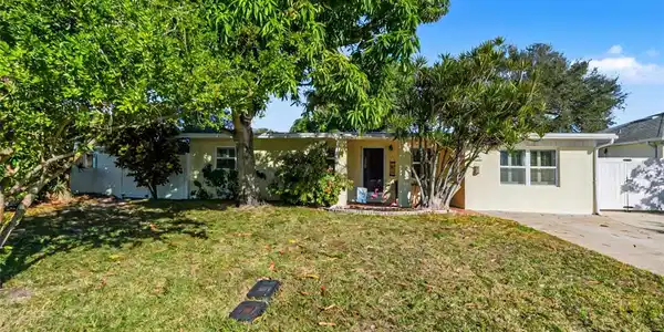 206 HARBOR DRIVE