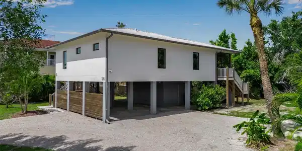 105 SHORE ROAD