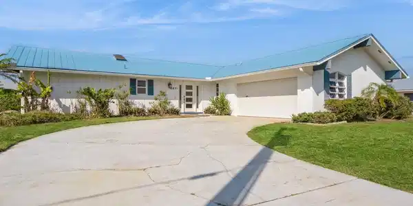 2821 CORAL WAY