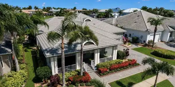 5416 MERRITT ISLAND DRIVE