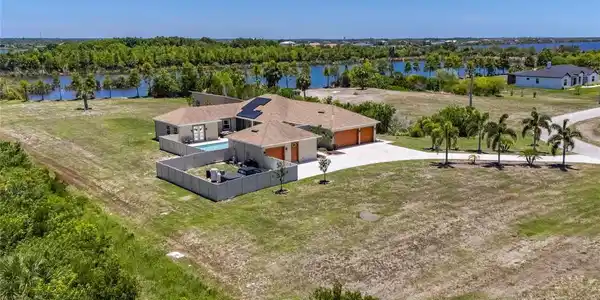 3016 SMILODON TRAIL
