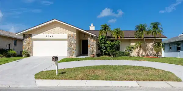 8046 BAYHAVEN DRIVE