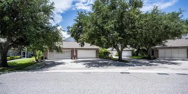 1274 WHITE OAK TRAIL