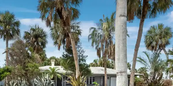 153 N ADAMS DRIVE