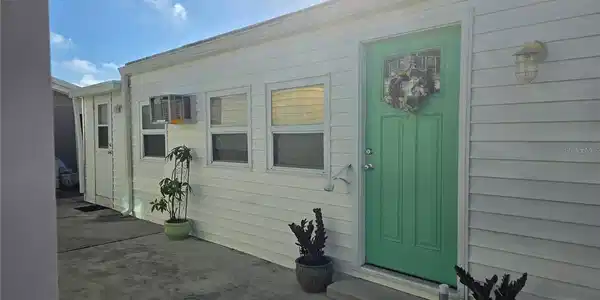 1475 FLAMINGO DRIVE