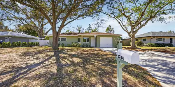 2244 SUNNYSIDE PLACE