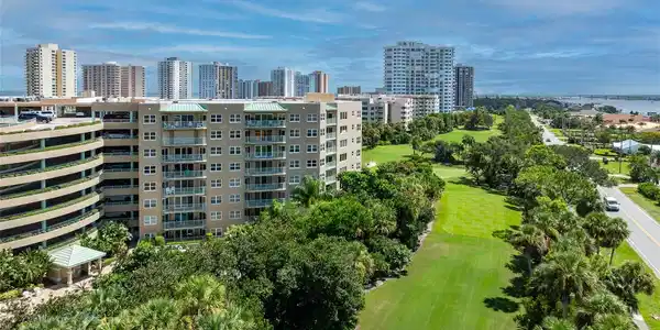 4 OCEANS WEST BOULEVARD