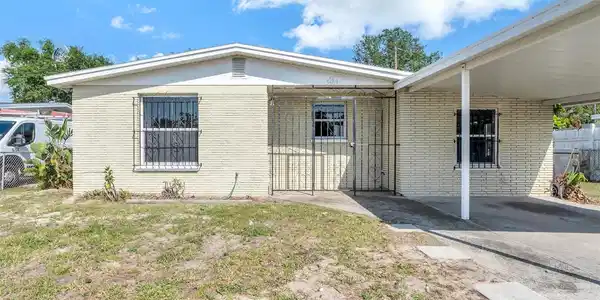 5609 GOLDEN DRIVE