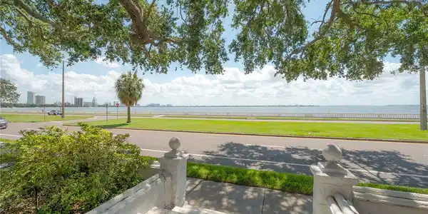 3325 BAYSHORE BOULEVARD