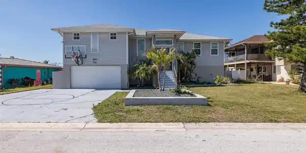 8401 CAROLYN DRIVE