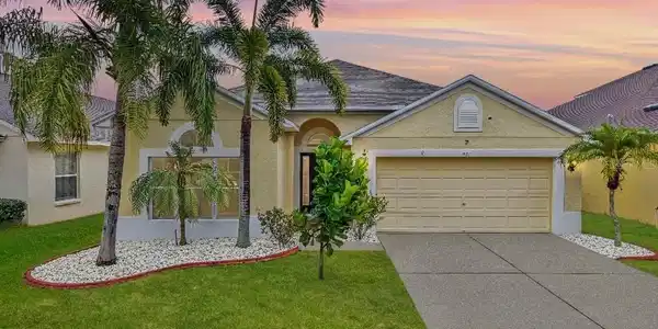 427 STONE BRIAR DRIVE