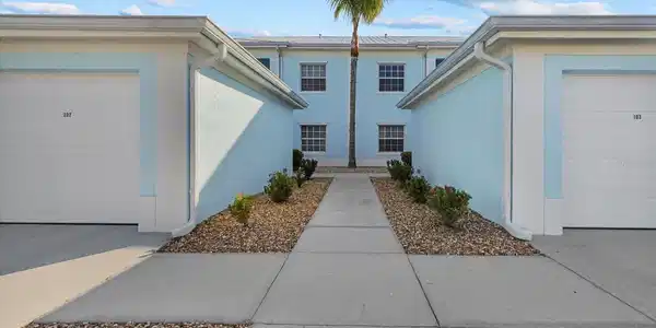5747 SABAL TRACE DRIVE