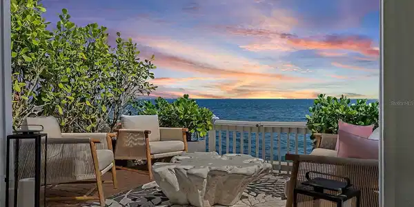 4966 COQUINA KEY DRIVE SE