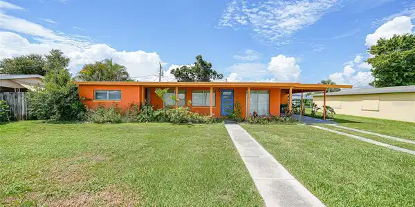 520 SHARON CIRCLE