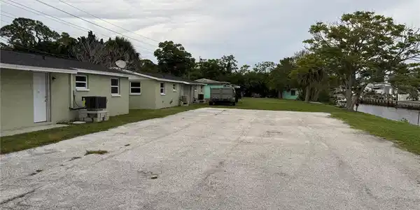 Image 4 Image 4